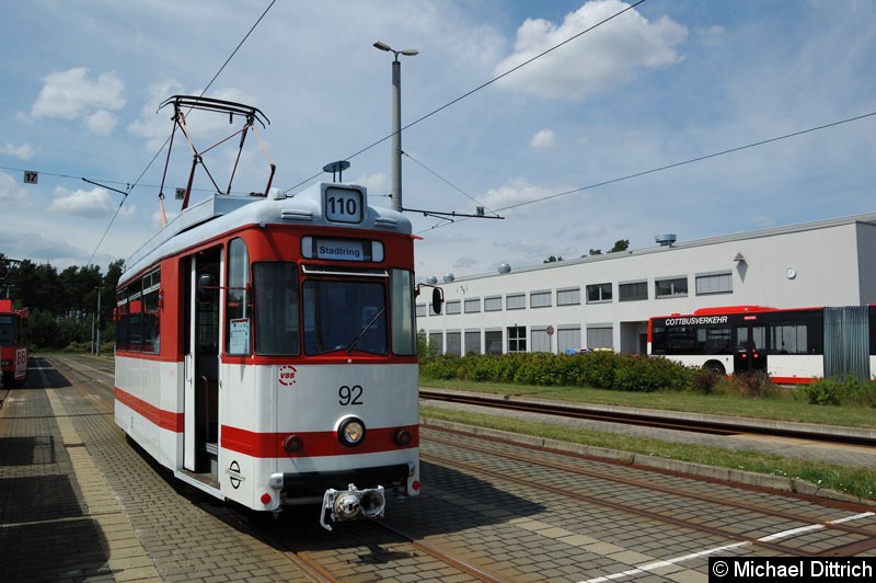 Wagen 92 als Linie 110 geschildert auf dem Betriebshof.