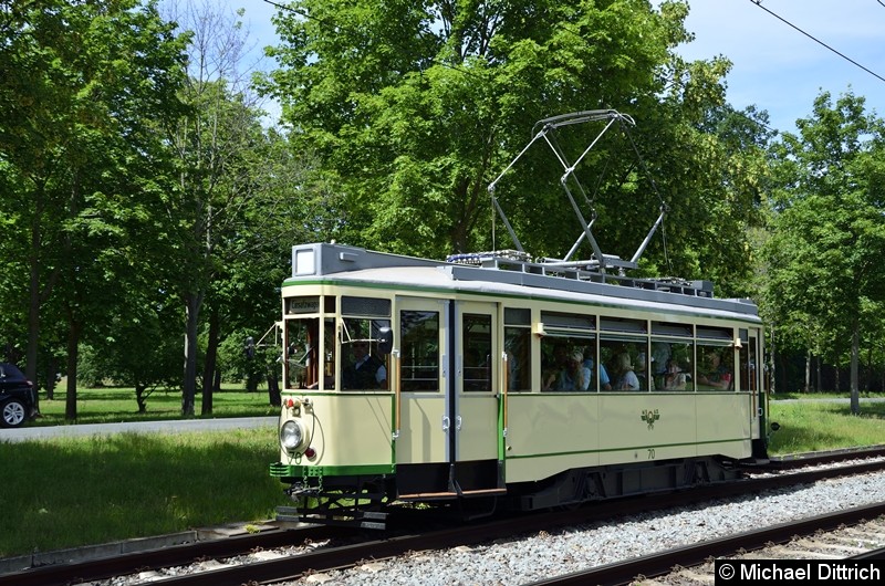 Bild: Der historische Triebwagen 70 bei seiner Abreise in Herrenkrug.