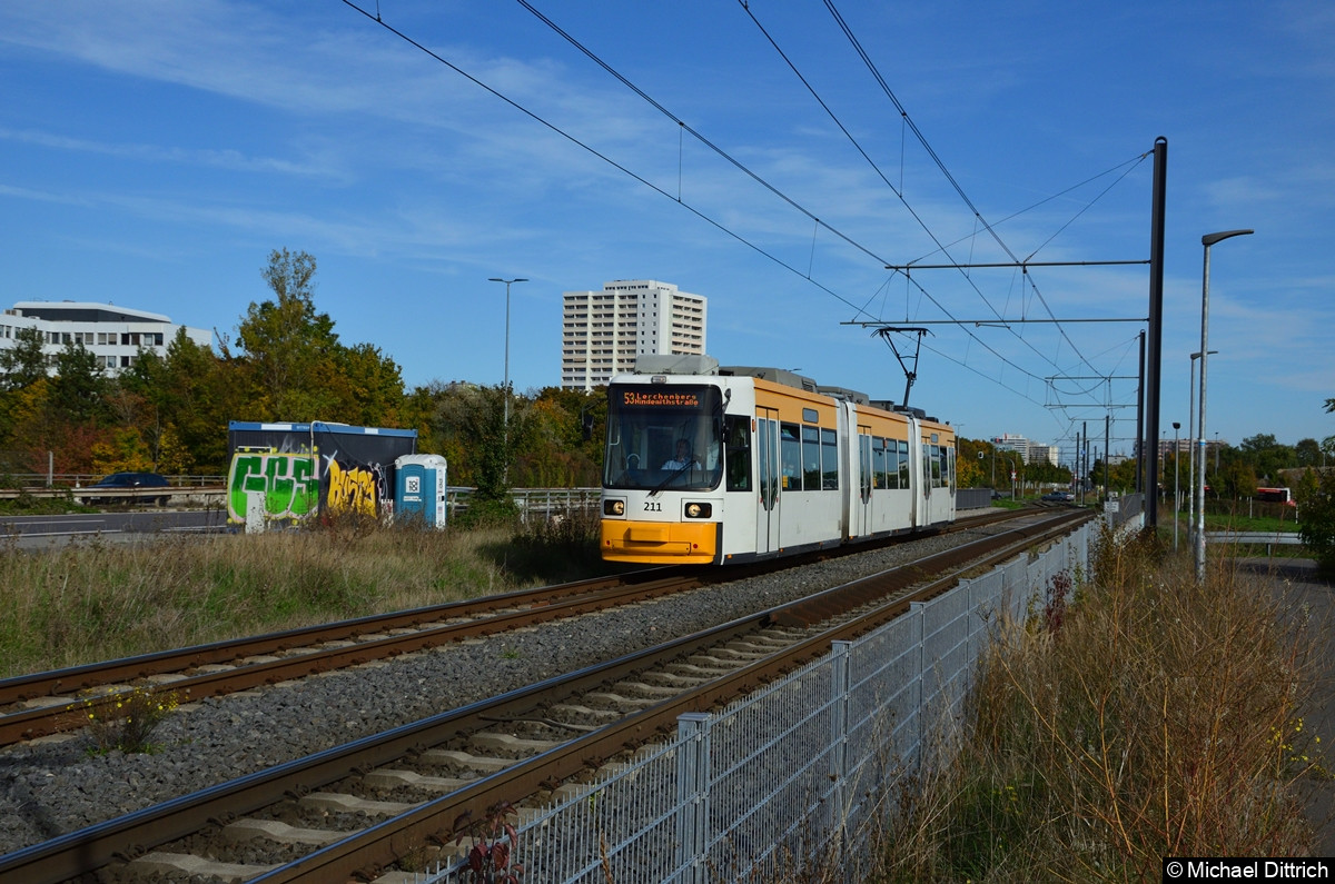Wagen 211 als Linie 53 kurz vor der Haltestelle Kisselberg.