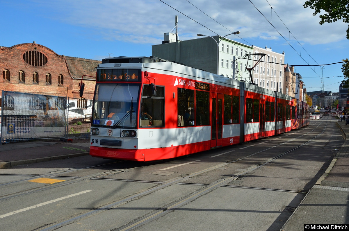 618 + 620 als Linie 10 an der Haltestelle Mansfelder Straße vor der Elisabethbrücke.