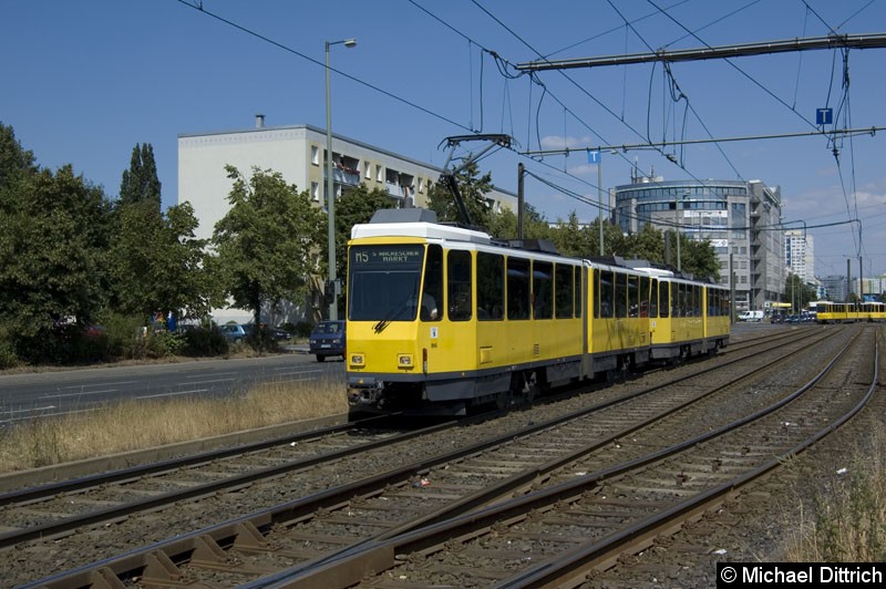 Bild: 7005 als Linie M5 kurz vor der Haltestelle S Landsberger Allee.
