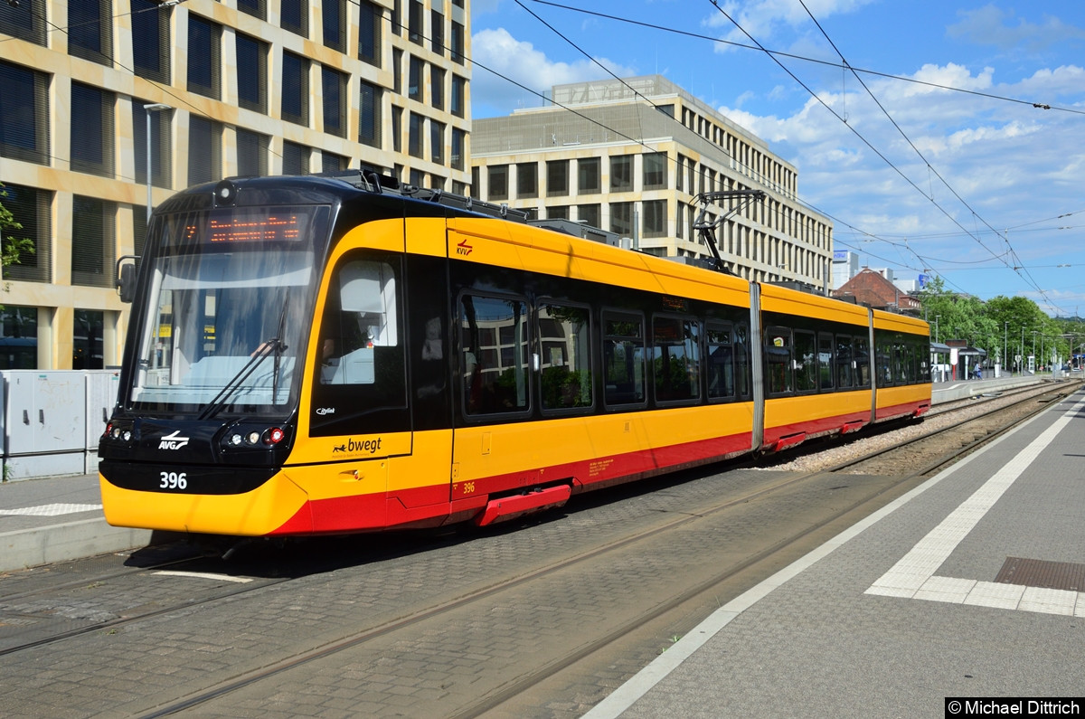 Bild: 396 als Linie 2 an der Haltestelle Tullastraße/Alter Schlachthof.