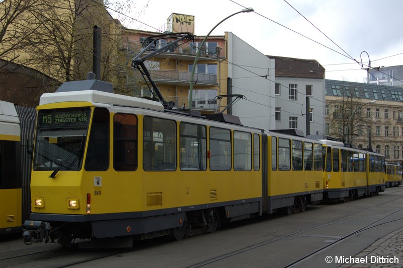 Bild: 7060 als Linie M5 in der Großen Präsidentenstraße.