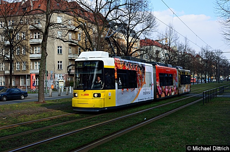 Bild: 1070 als Linie M13 kurz vor der Haltestelle Björnsonstr.