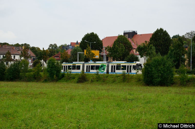 Bild: 602 als Linie 5 zwischen den Haltestellen Paradiesbahnhof und Jenertal.