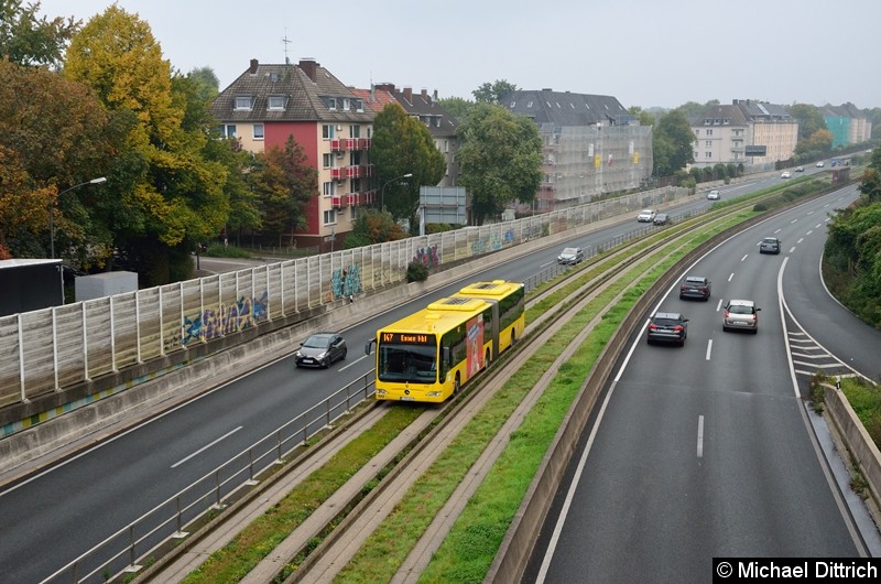 Bus 4657 als Linie 147 zwischen den Haltestellen Oberschlesienstraße und Wasserturm.