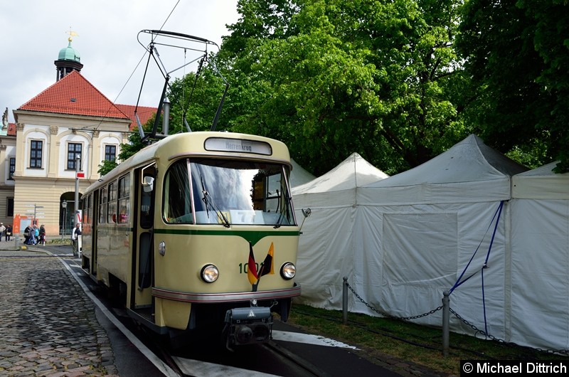 Bild: Wagen 1001 steht als Linie 77 in der Endstelle Hartstr.