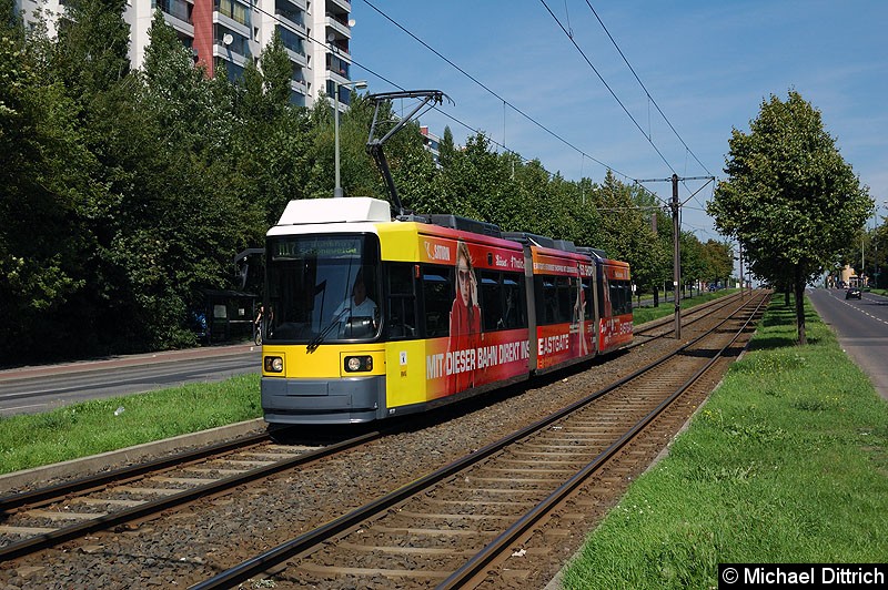 Bild: 1070 als Linie M17 kurz vor der Haltestelle Alt-Friedrichsfelde/Rhinstraße.
