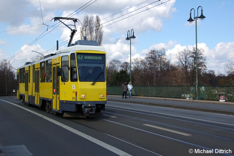 Bild: 6127 als Linie 62 auf der Dammbrücke.