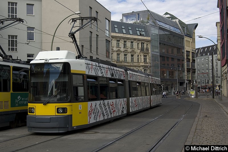 Bild: 1021 als Linie M5 in der Großen Präsidentenstraße.