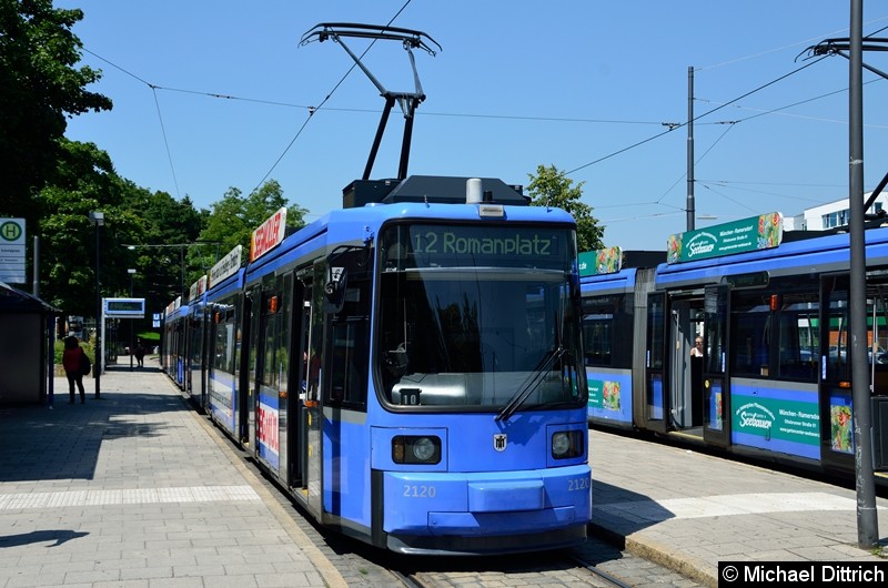 Bild: 2120 als Linie 12 in der Endstelle U Scheidtplatz.