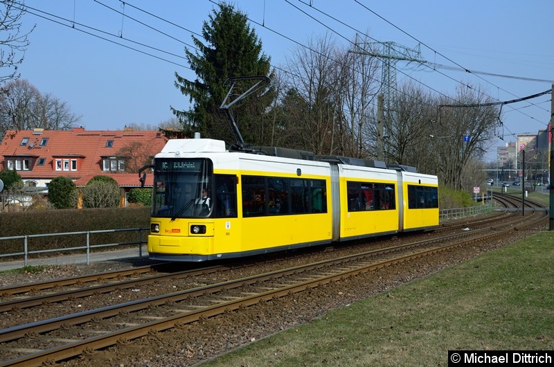 Bild: 1587 als Linie 16 kurz vor der Haltestelle Landsberger Allee/Rhinstr.