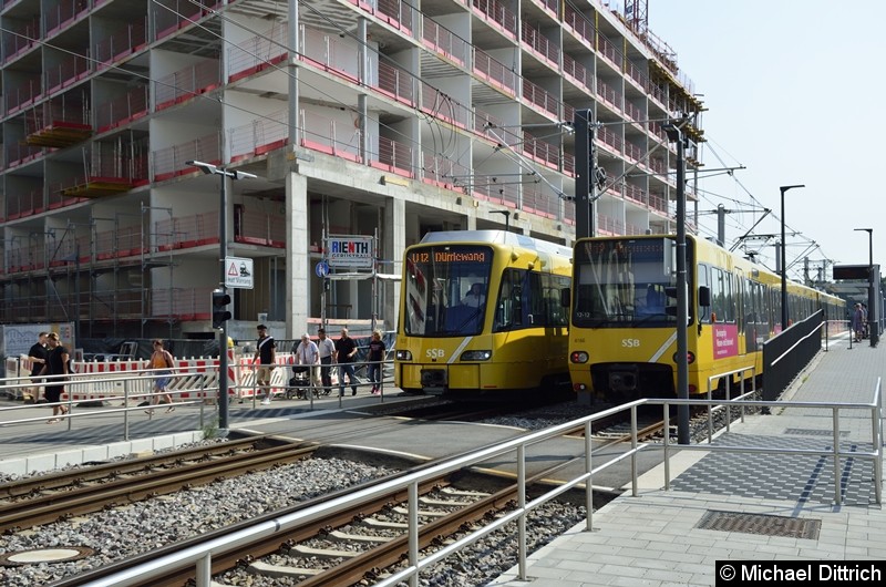 Bild: 3522 + 3510 begegnet am Budapester Platz 4158 + 4166 (auf dem Bild rechts am Schluss).