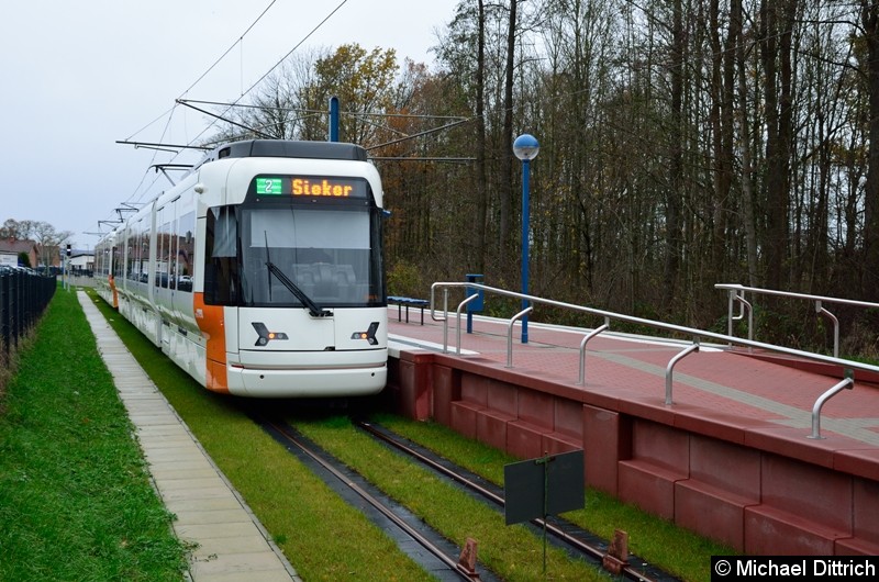 Bild: Wagen 5001 + 5016 als Linie 2 an der Endstelle in Altenhagen.