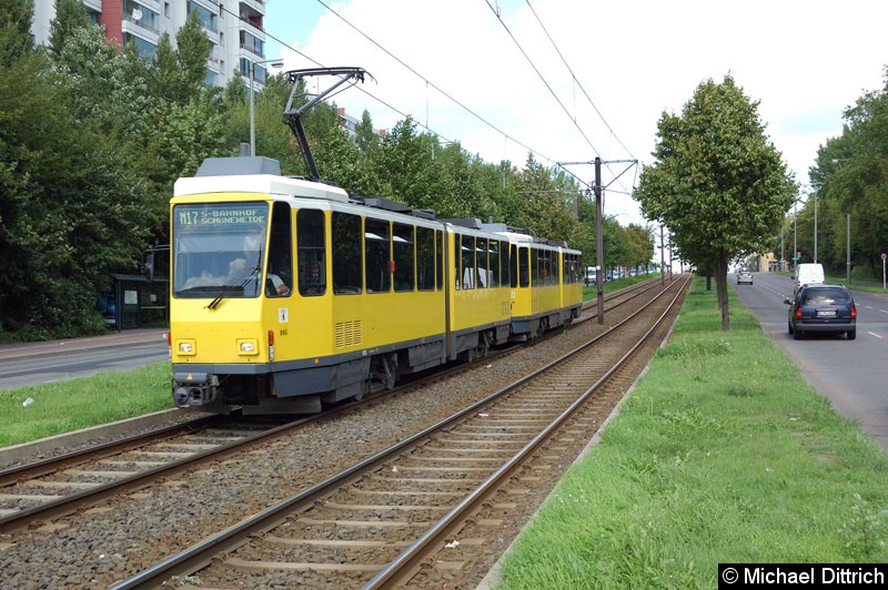 Bild: 6093 als Linie M17 kurz vor der Haltestelle Alt-Friedrichsfelde/Rhinstraße.