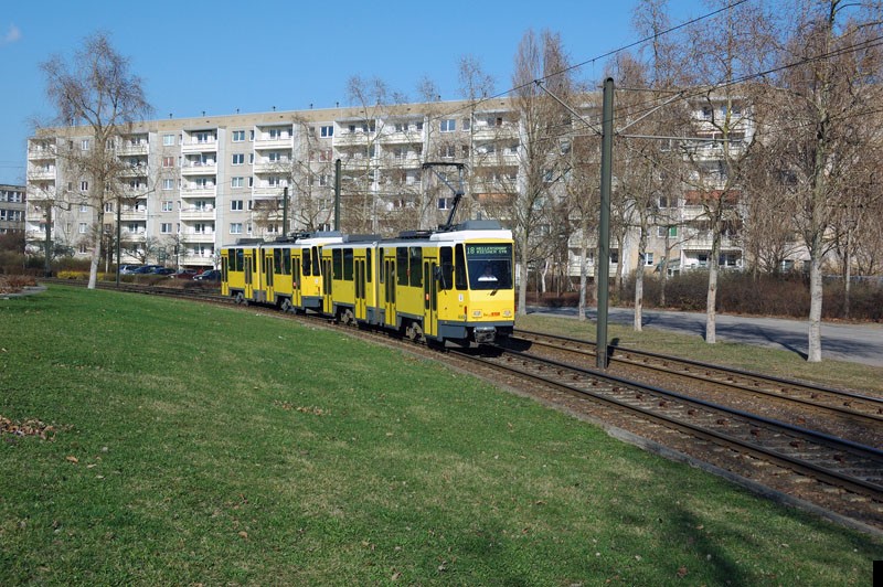 Bild: 6040 als Linie 18 kurz vor der Haltestelle Barnimplatz.