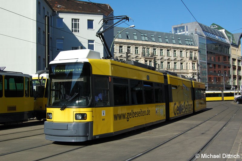 Bild: 1060 als Linie M6 in der Großen Präsidentenstraße.