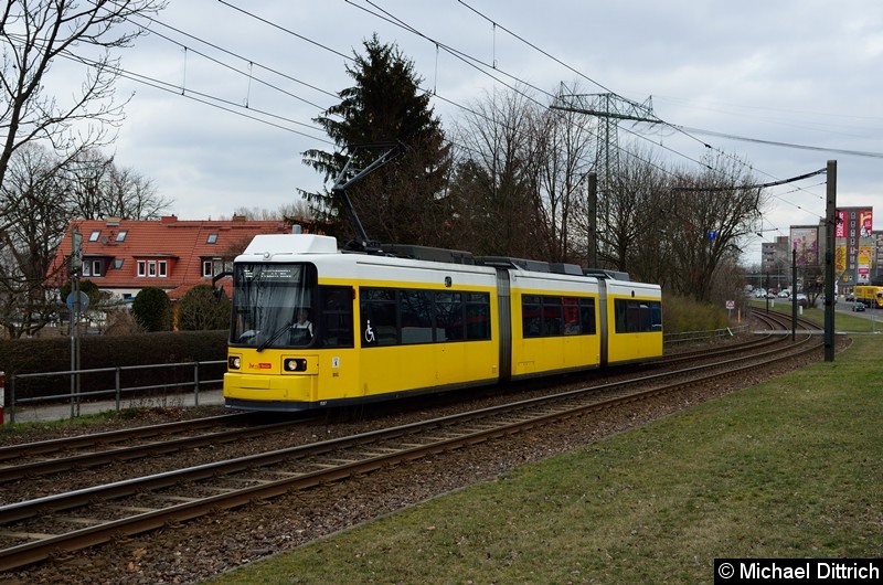 Bild: 1587 als Linie 16 kurz vor der Haltestelle Landsberger Allee/Rhinstr.