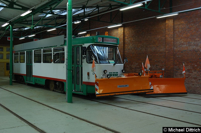 Bild: Im Museumsbetriebshof Sudenburg steht dieser T4 mit Schneepflugvorbau.