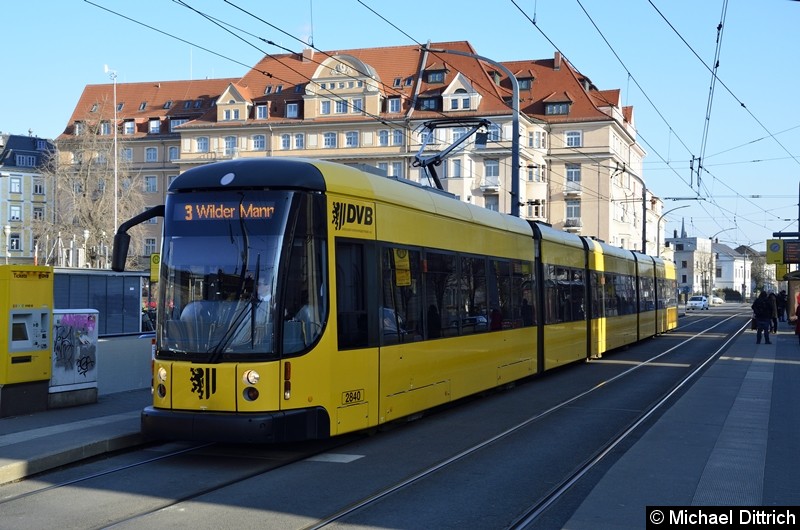 2840 als Linie 3 an der Haltestelle Neustadt.