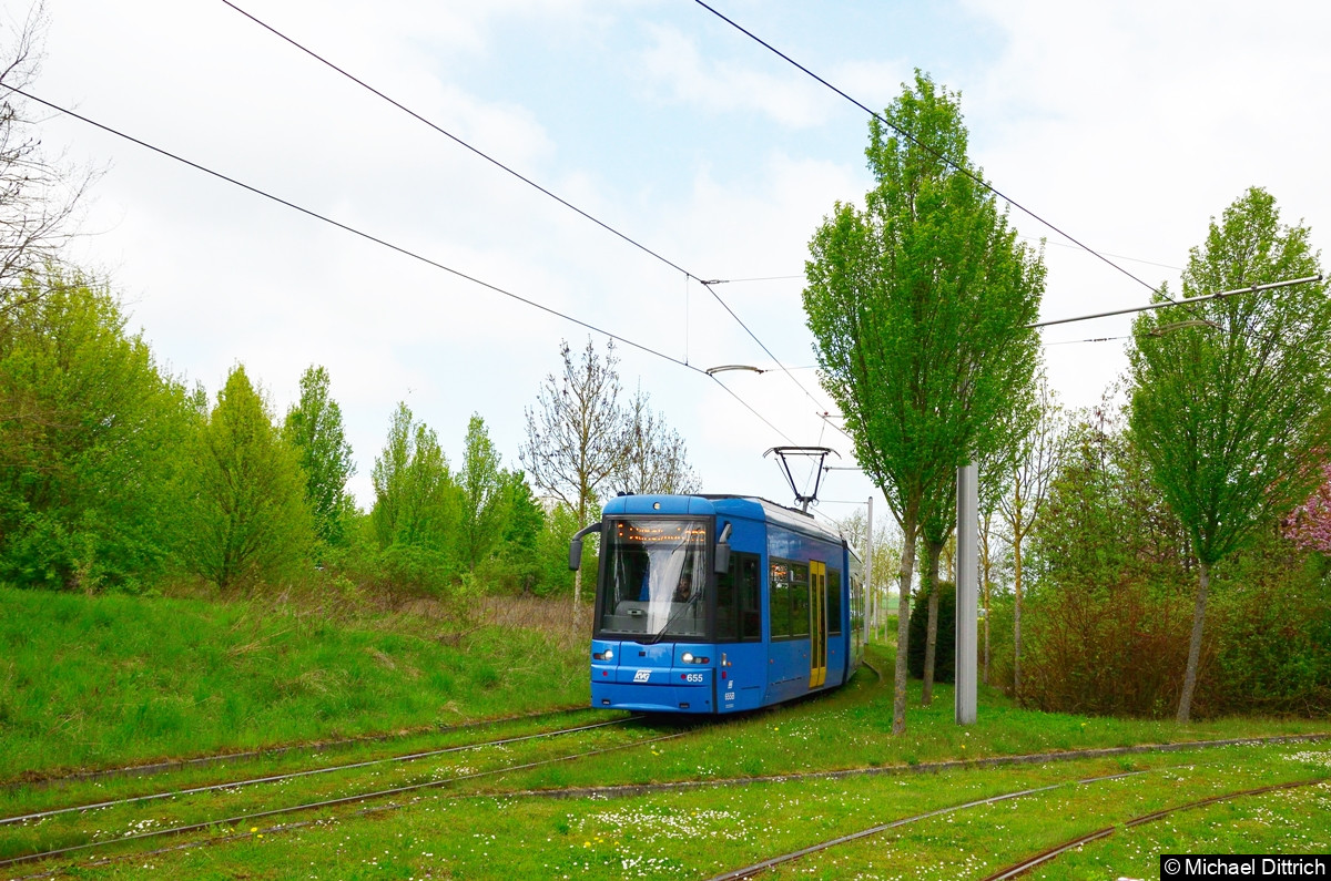 Bild: Wagen 655 und 661 als Linie 1 in der Wendeschleife Vollmar Nord.