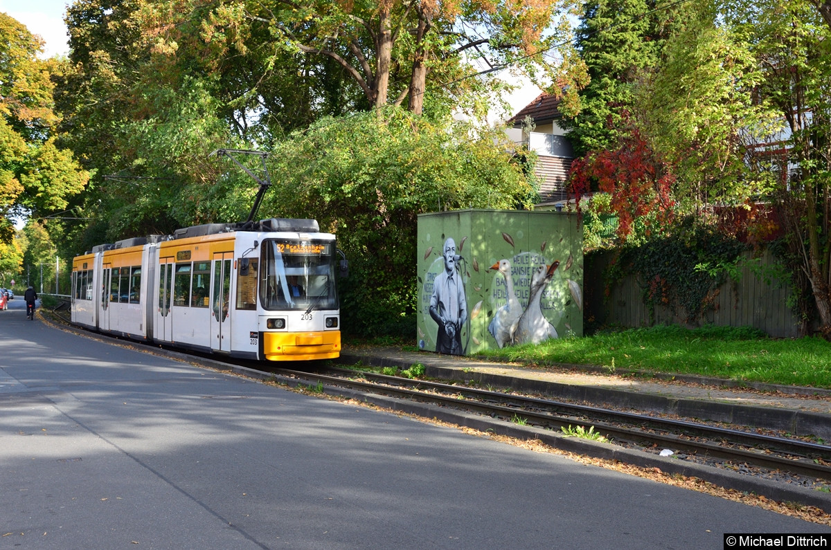 Wagen 203 als Linie 52 kurz vor der Endstelle Bretzenheim, Bahnhofstraße.