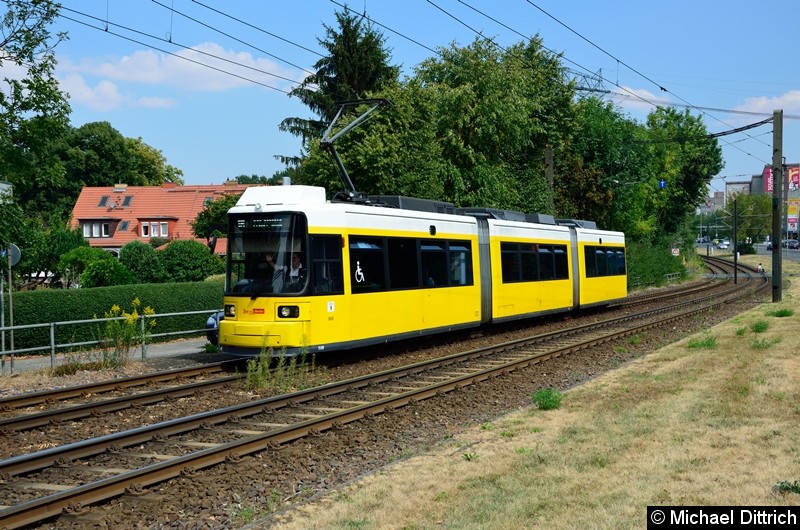 Bild: 1598 als Linie 16 kurz vor der Haltestelle Landsberger Allee/Rhinstr.