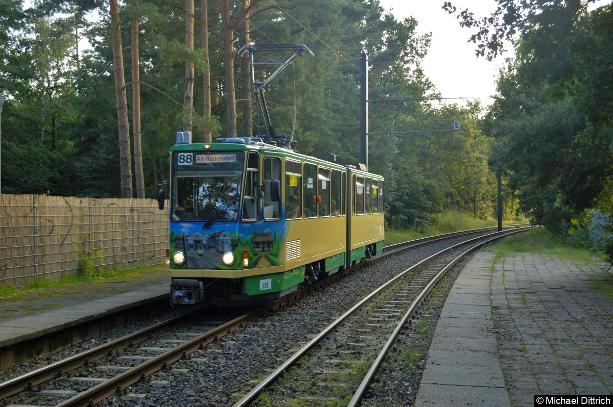 Bild: Wagen 21 an der Haltestelle Waldstr.